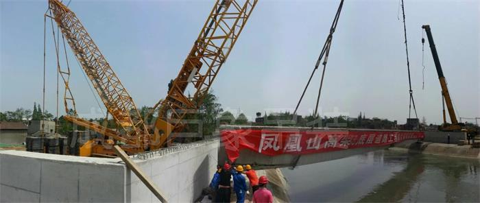 高架橋吊裝_副本.jpg 高架橋吊裝_副本.jpg